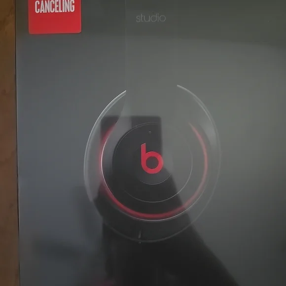 Beats Studio 2 Wired Noise-Canceling Headphones - New In Sealed Box - DR DRE - Picture 1 of 5